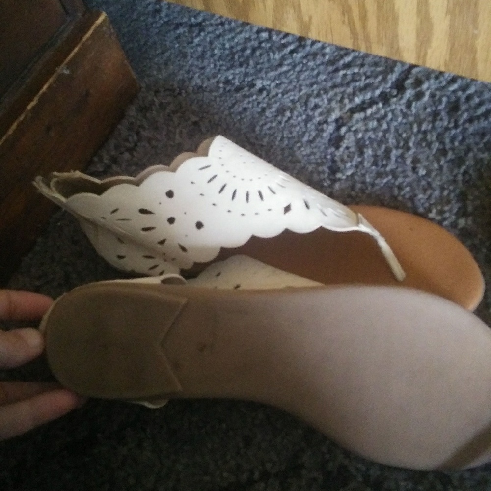 Sandles